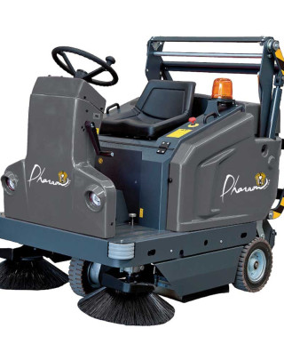 ANUBIS1300D : balayeuse thermique pour grandes surfaces.